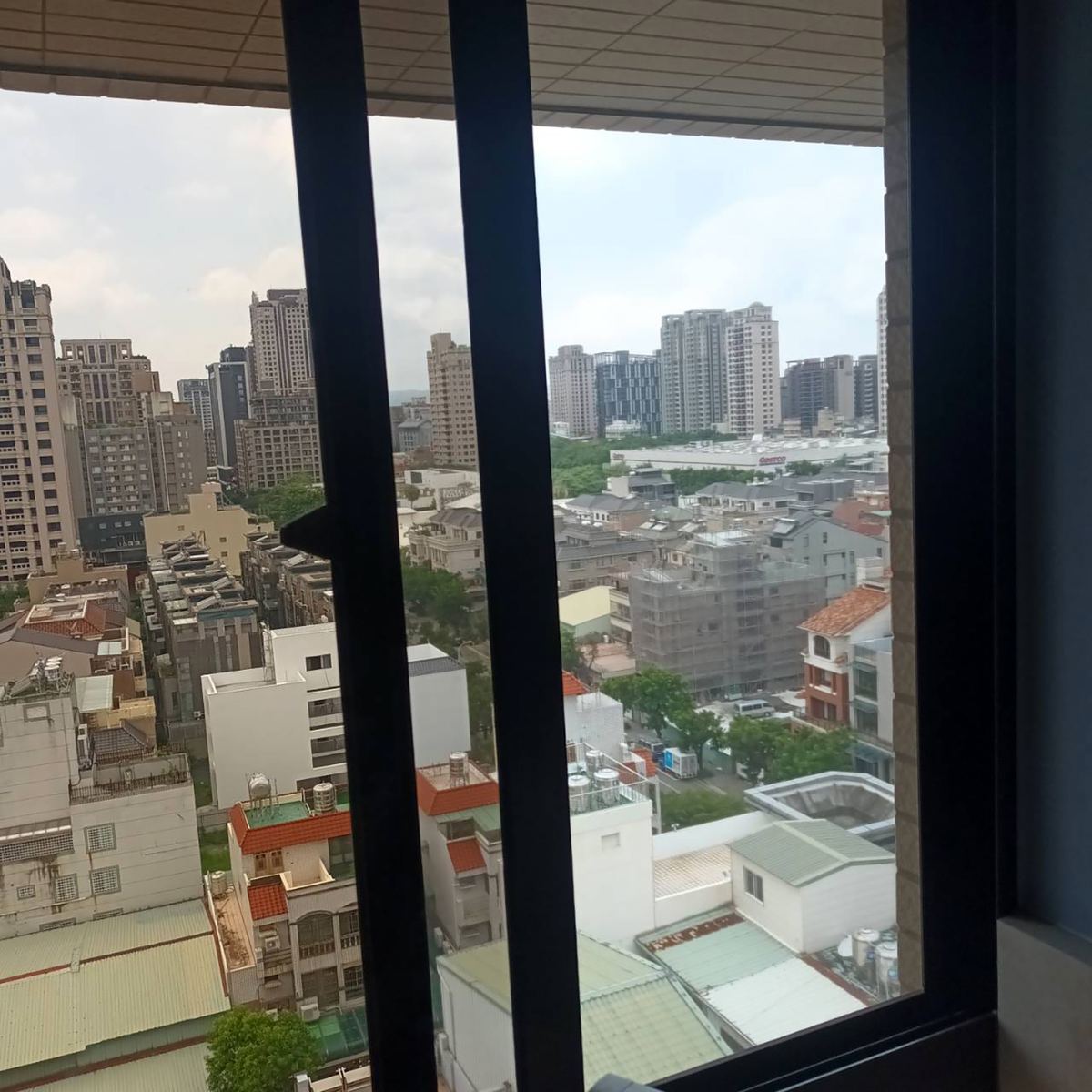 Dệt lại lưới khung cửa cũ